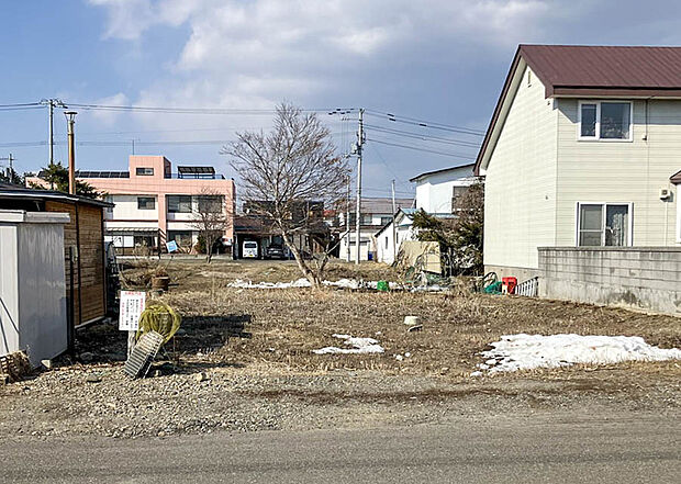 【【現地写真】】小学校まで徒歩約8分とお子様の通学環境も良好。経済的で地球環境にもやさしい都市ガスエリアです。
（2026年4月撮影）