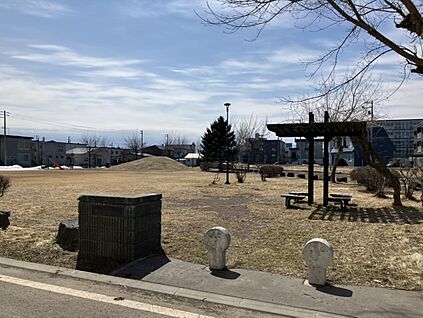みどり公園 190m(徒歩3分)