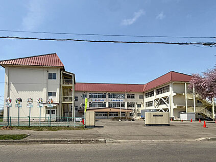 明星小学校 350m(徒歩5分)