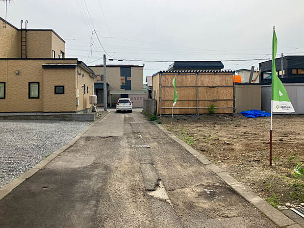 【【現地写真】】経済的で地球環境にもやさしい都市ガスエリア。小学校や買物施設が近く、生活環境良好の立地も嬉しいポイントです。
(2026年6月撮影)