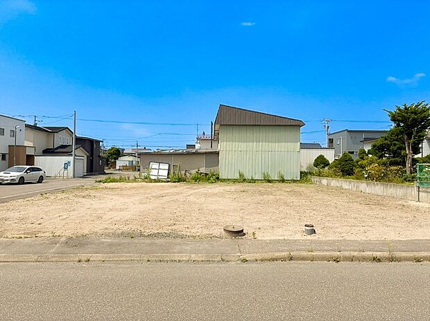 【【現地写真】】間口の広い整形地で、多彩なプランニングをご検討いただけます。建築イメージが膨らむ参考プランも多数ご用意しています。
（2026年7月撮影）
