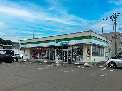 ファミリーマート北野通店 480m(徒歩6分)