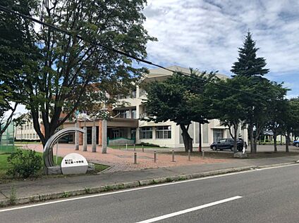 第一中学校 400m(徒歩5分)