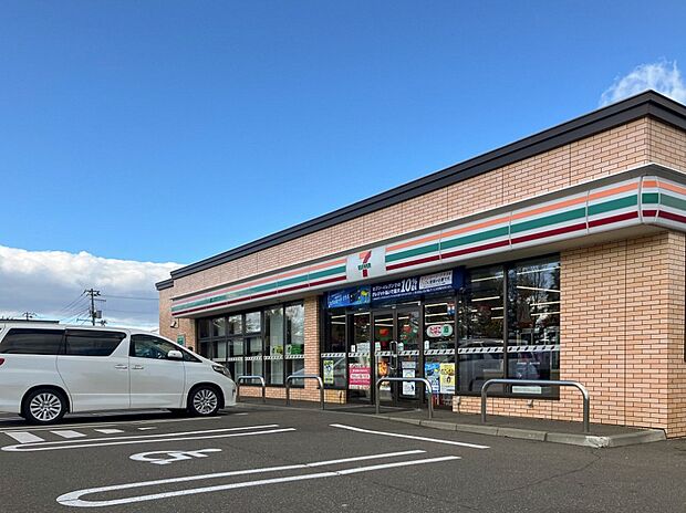 セブンイレブン西19南4丁目店(約450m)