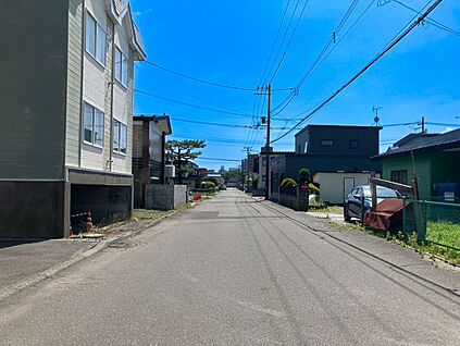 【現地写真 左側前面道路】