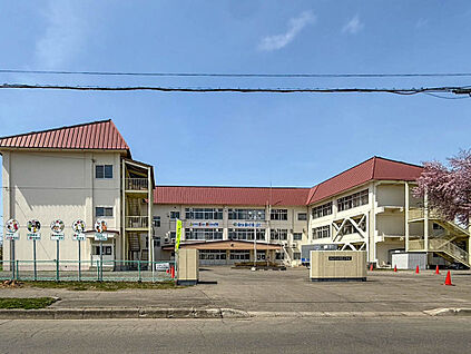 明星小学校 1700m(徒歩22分)