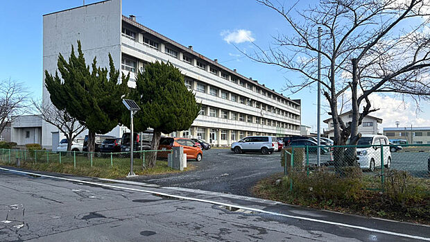 八戸市立第三中学校（約230m）