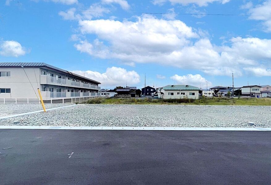 【現地写真】
お財布にも環境にもやさしい、太陽光発電システム搭載のお住まいです。
【2024年9月撮影】