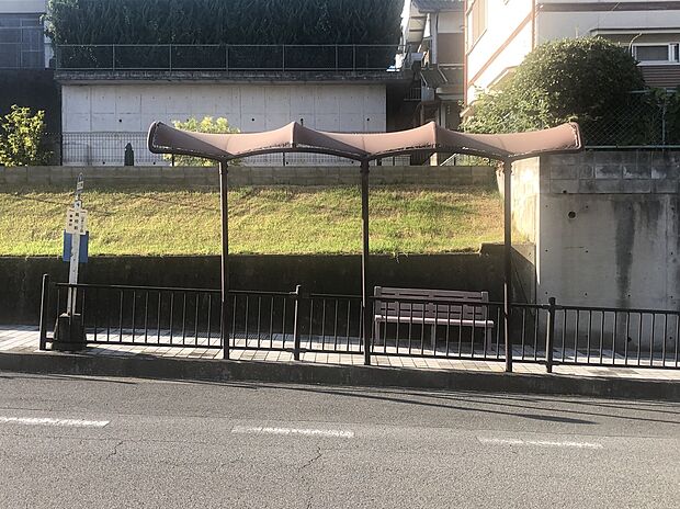 神姫バス「高校前」バス停