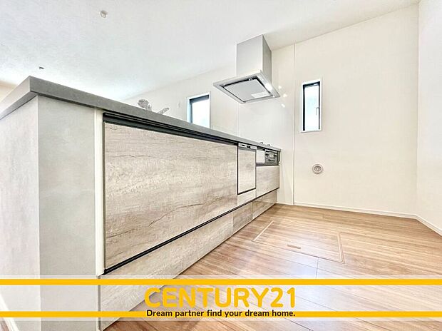 ◆同一建築会社の他現場写真◆
現地&同一施工会社の完成物件もご案内可能です。