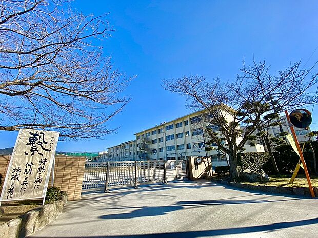 久留米市立明星中学校（約1,726m）