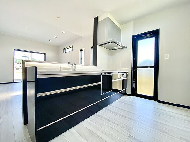 【~「これから見れますか」とお気軽にお問合せ下さい~】■カウンターキッチン■