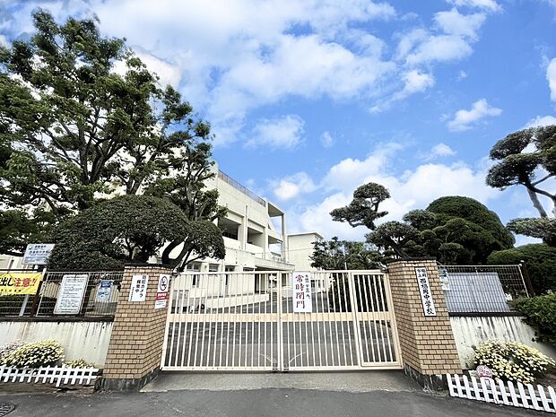 福岡市立西福岡中学校(約1,317m)