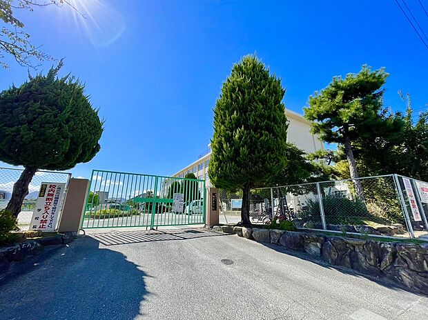 福岡市立飯倉小学校（約750m）