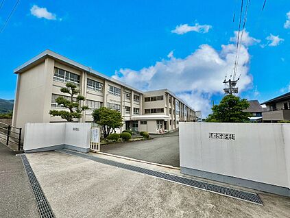 久留米市立屏水中学校 745m