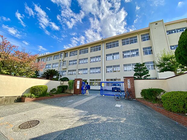 福岡市立片江小学校（約160m）