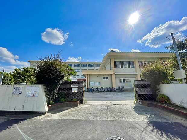 福岡市立老司小学校（約1,576m）