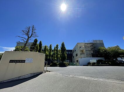 古賀市立古賀北中学校 730m
