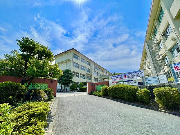 福岡市立梅林中学校（約1,102m）