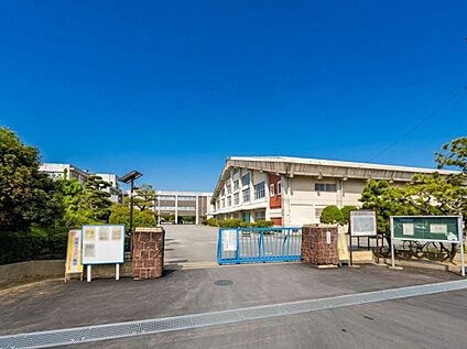佐賀市立昭栄中学校 873m