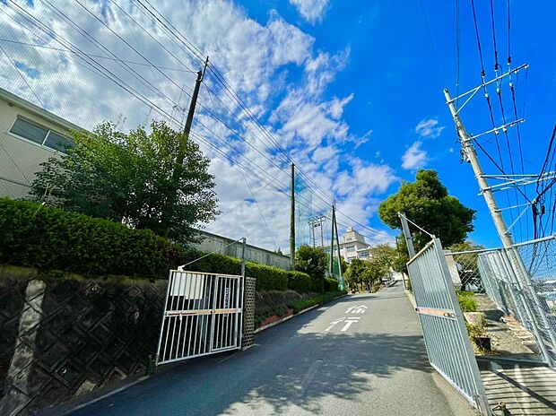 福岡市立花畑中学校(約2,136m)