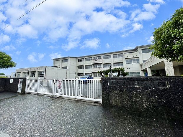 鳥栖市立旭小学校(約2,668m)