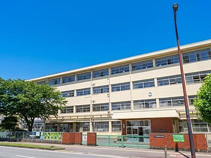 北九州市立足立中学校 1700m