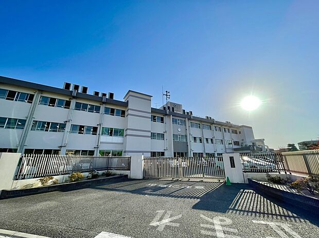 大野城市立大野東小学校(約727m)