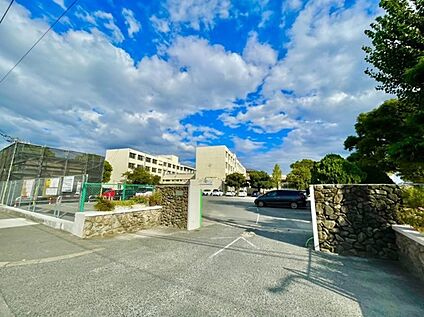福岡市立三宅中学校 1350m