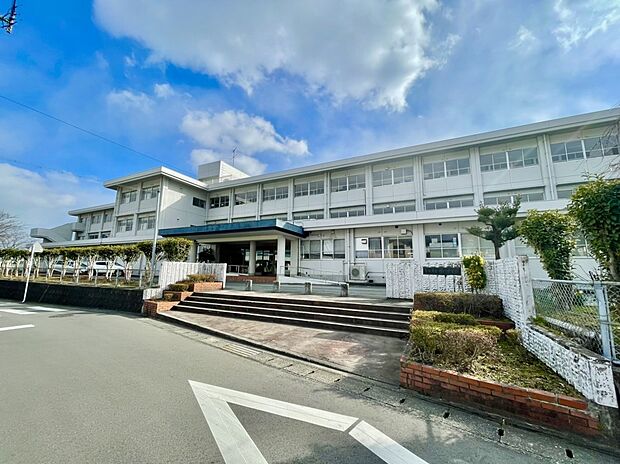 鳥栖市立田代中学校(約1,900m)