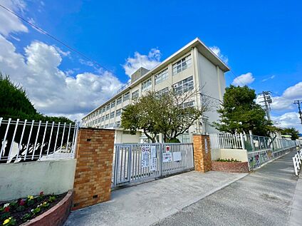 福岡市立弥永西小学校 486m