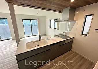 【駅歩７分　残り1棟】南道路で間口が広い敷地約50 坪超、建物全体が陽当り良好で明るい住まい その他