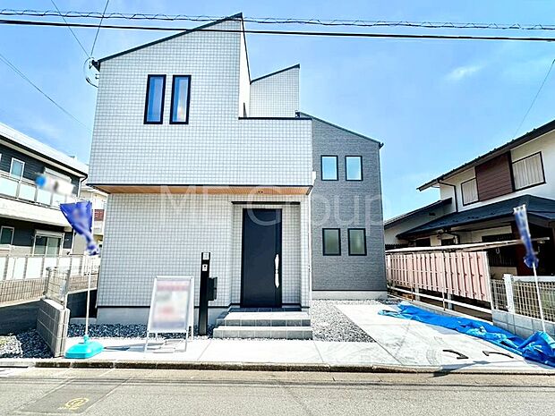 西武多摩川線新小金井駅 徒歩11分。3LDK。