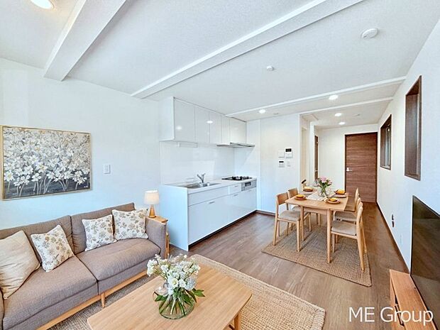 開放感を感じながら家族団らんが楽しめる２階リビング　※家具はCGです