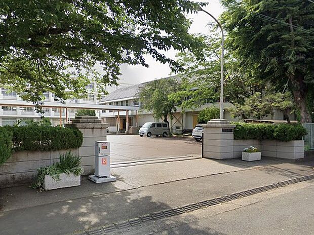 所沢市立安松中学校()
