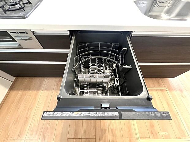 【食器洗浄機】食器洗乾燥機付きでご家族の食器もスッキリピカピカ