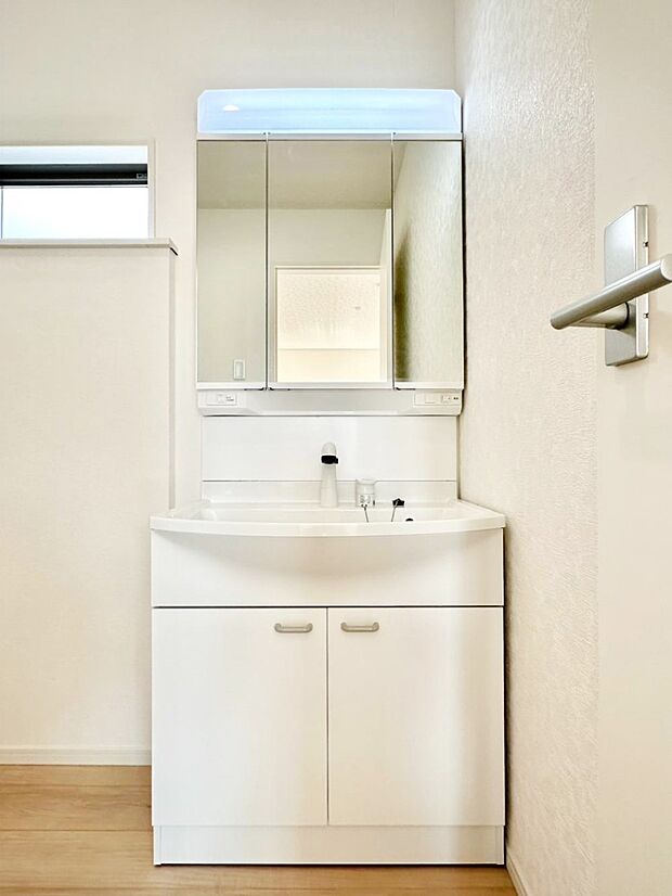 【洗面台・洗面所】収納力と機能性に優れた洗面化粧台