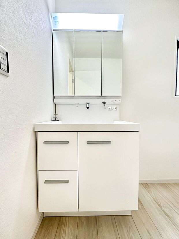 【洗面台・洗面所】収納力と機能性に優れた洗面化粧台