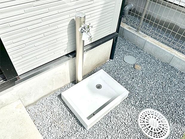 【その他現地】ガーデニングやお掃除に便利な外水栓