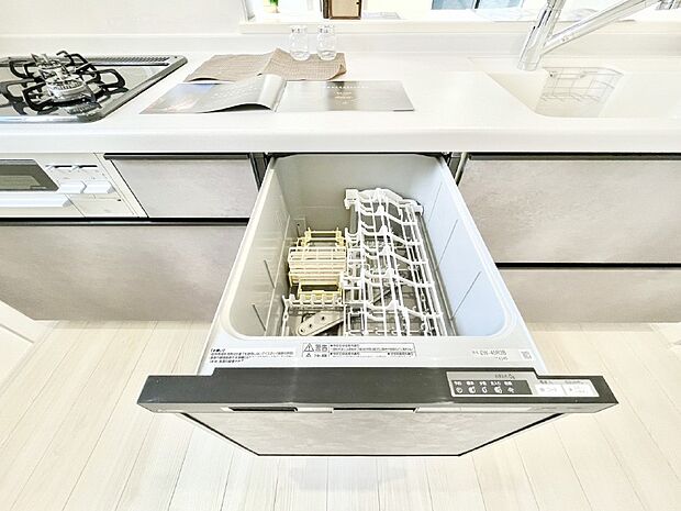 【その他設備(食洗機)】面倒なお片づけは食洗機にお任せ！家事の負担が減って、時間にも気持ちにもゆとりができます。