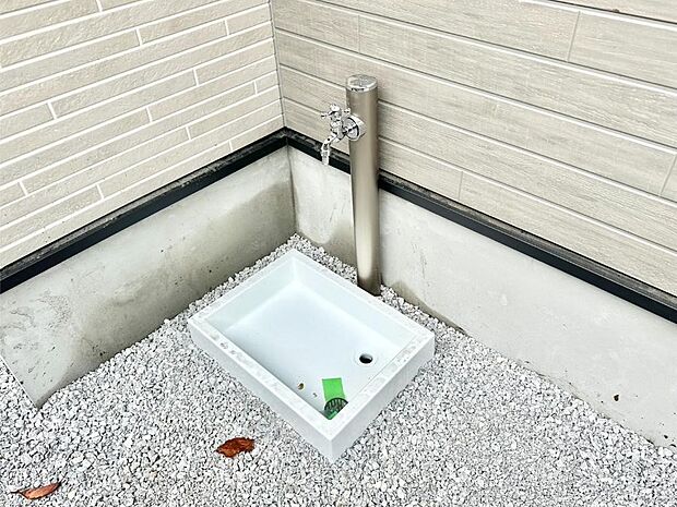 【その他現地】ガーデニングやお掃除に便利な外水栓