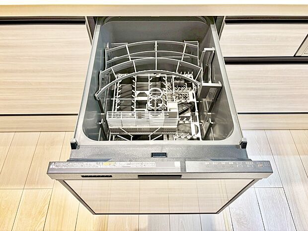 【その他設備(食洗機)】面倒なお片づけは食洗機にお任せ！家事の負担が減って、時間にも気持ちにもゆとりができます。