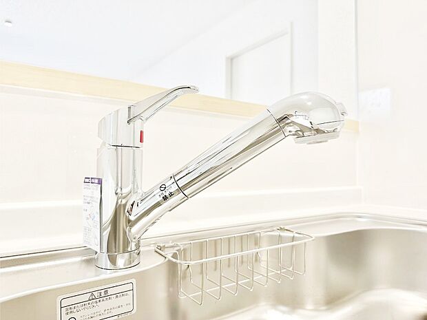 【その他設備(蛇口一体型浄水器)】いつでも清潔なおいしいお水を。一つの水栓で水道水と浄水を使い分け。