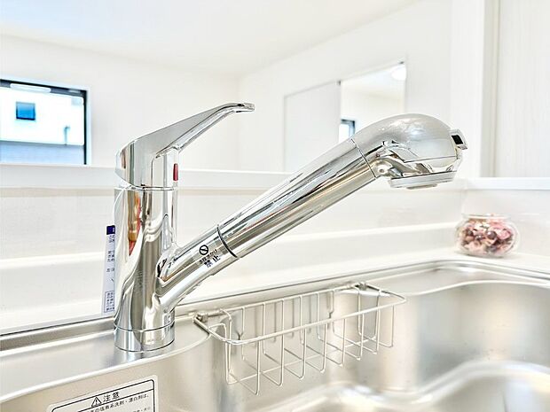 【その他設備(蛇口一体型浄水器)】いつでも清潔なおいしいお水を。一つの水栓で水道水と浄水を使い分け。