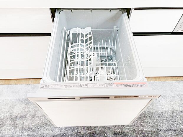 【その他設備(食洗機)】面倒なお片づけは食洗機にお任せ！家事の負担が減って、時間にも気持ちにもゆとりができます。