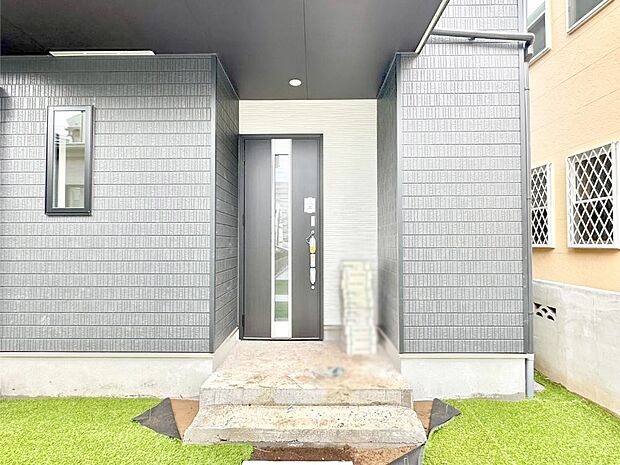 【玄関】大切な家族、来客を出迎える玄関。