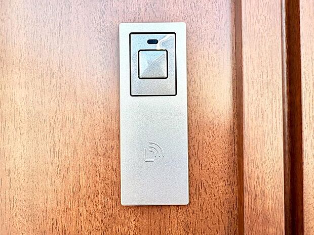 【玄関】ラクラク開錠！スマートコントロールキー。