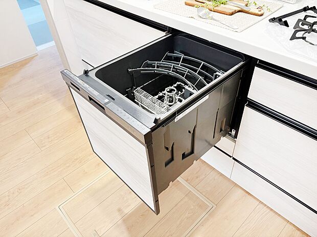 【食洗機】面倒なお片づけは食洗機にお任せ！家事の負担が減って、時間にも気持ちにもゆとりができます。