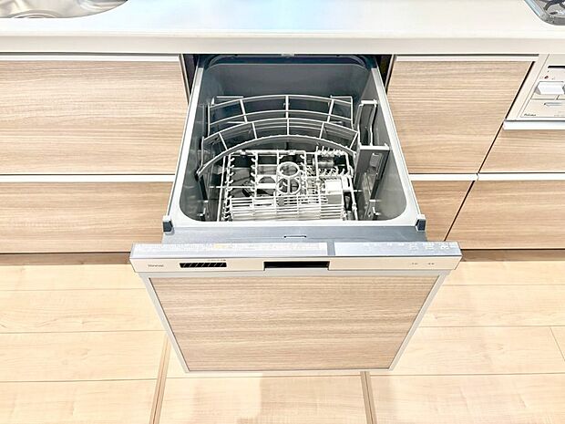 【その他設備(食洗機)】面倒なお片づけは食洗機にお任せ！家事の負担が減って、時間にも気持ちにもゆとりができます。