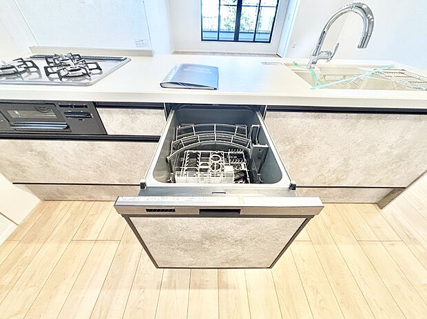 【その他設備(食洗機)】面倒なお片づけは食洗機にお任せ!家事の負担が減って、時間にも気持ちにもゆとりができます。